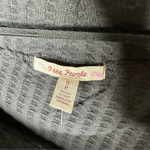 FREE PEOPLE Juicy Long Sleeve Ribbed Thermal Oversized Top Black NWT in Small - Picture 2 of 6